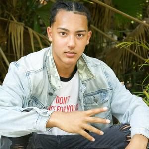 Meet your Posher, Elijah